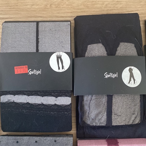 9 pairs Bundle of stockings one size fits most (mainly small to a small large) - Picture 3 of 8